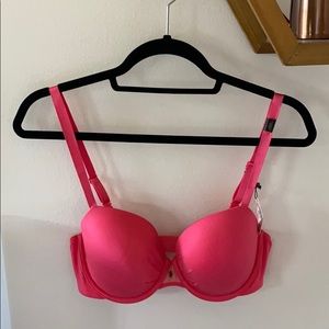VICTORIA’S SECRET 34D PINK BRA